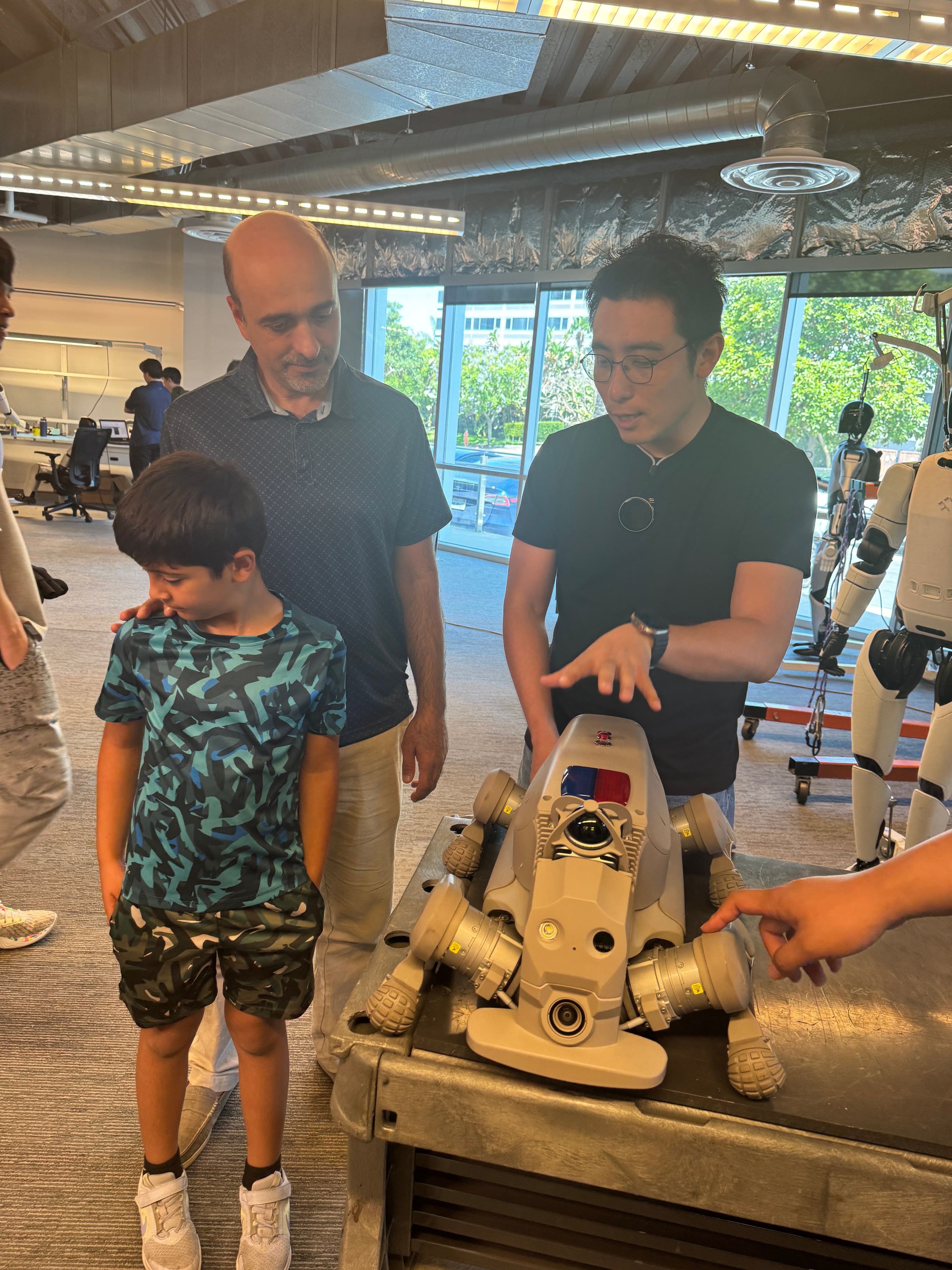 Agentech Team Visits FF Robotics Lab: Bridging AI Education with Real-World Robotics Development photo 3