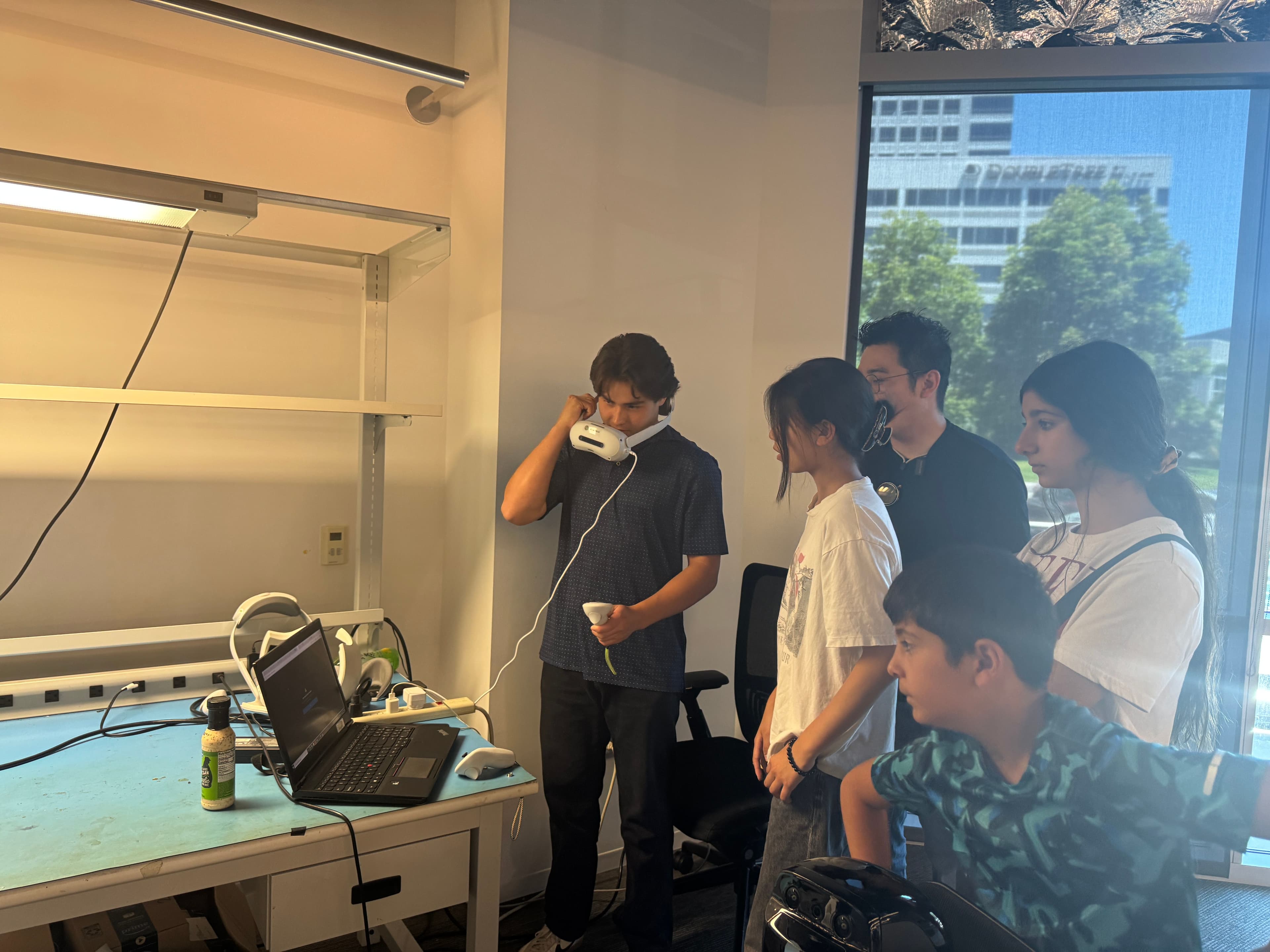 Agentech Team Visits FF Robotics Lab: Bridging AI Education with Real-World Robotics Development photo 4